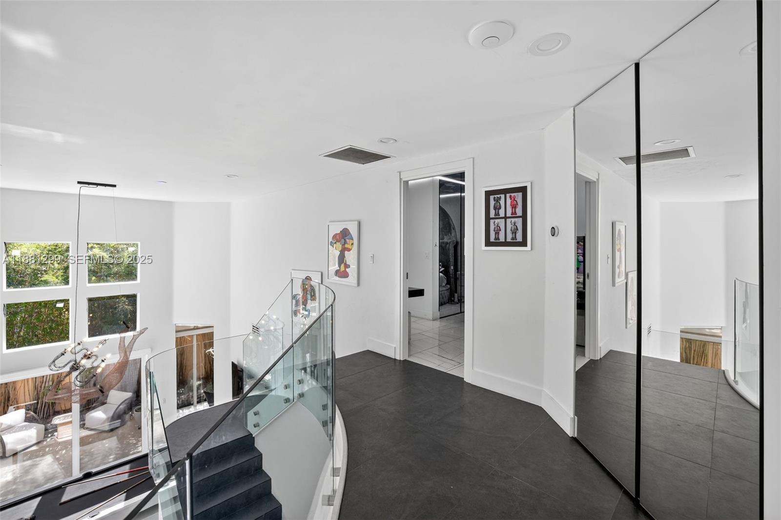 ISLAND WAY - Residential