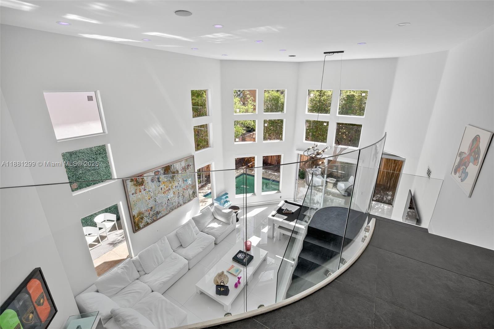 ISLAND WAY - Residential