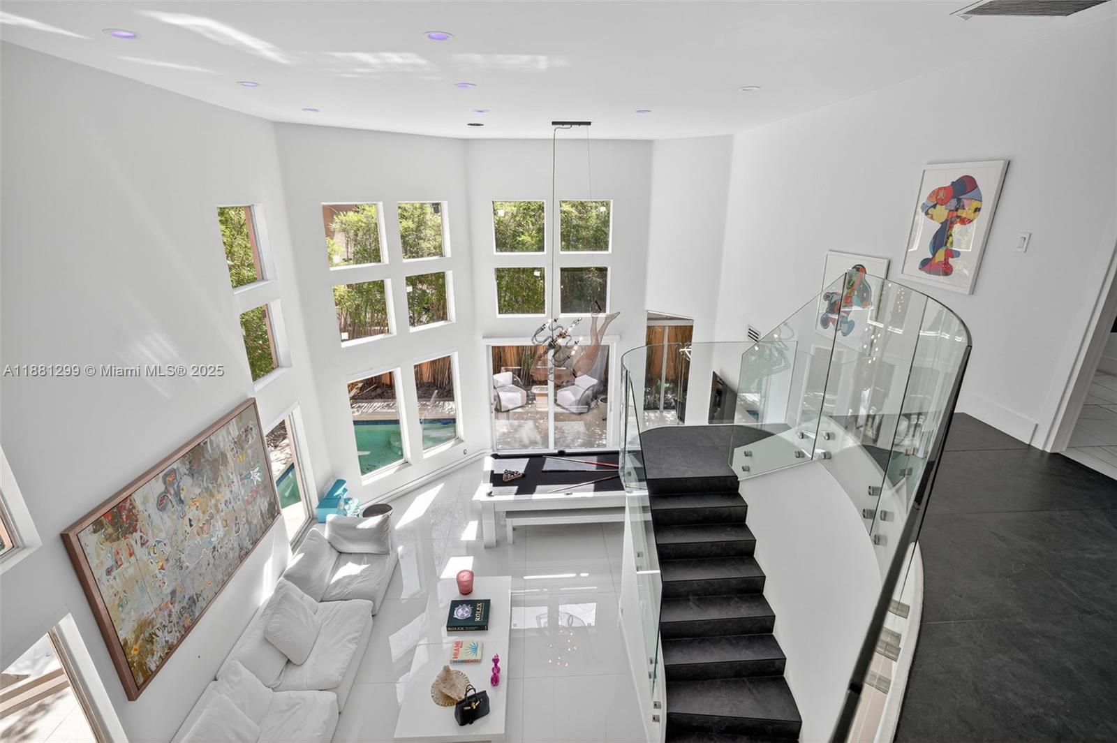 ISLAND WAY - Residential