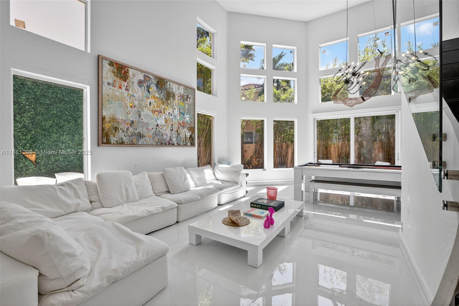 ISLAND WAY - Residential