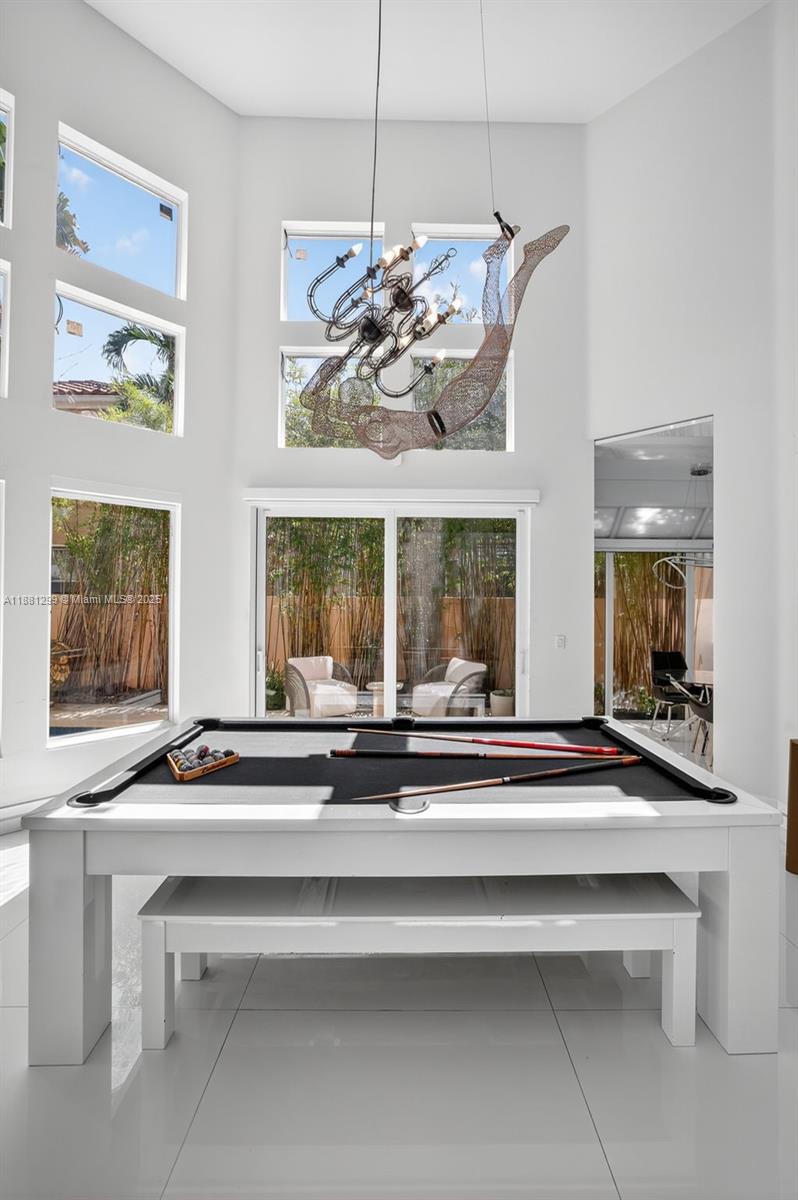 ISLAND WAY - Residential