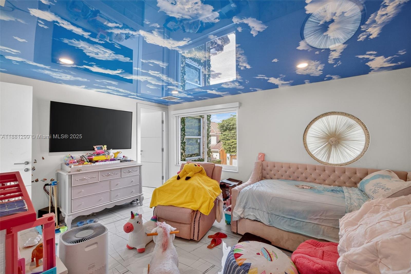 ISLAND WAY - Residential