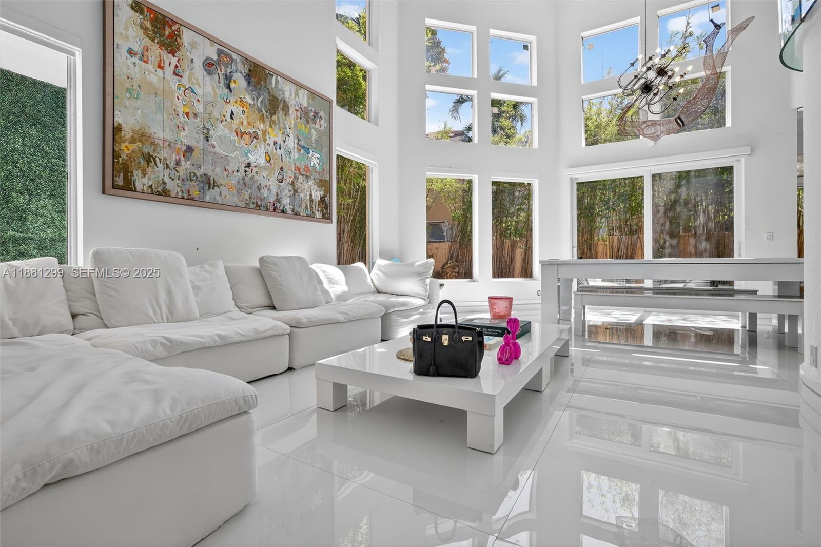 ISLAND WAY - Residential