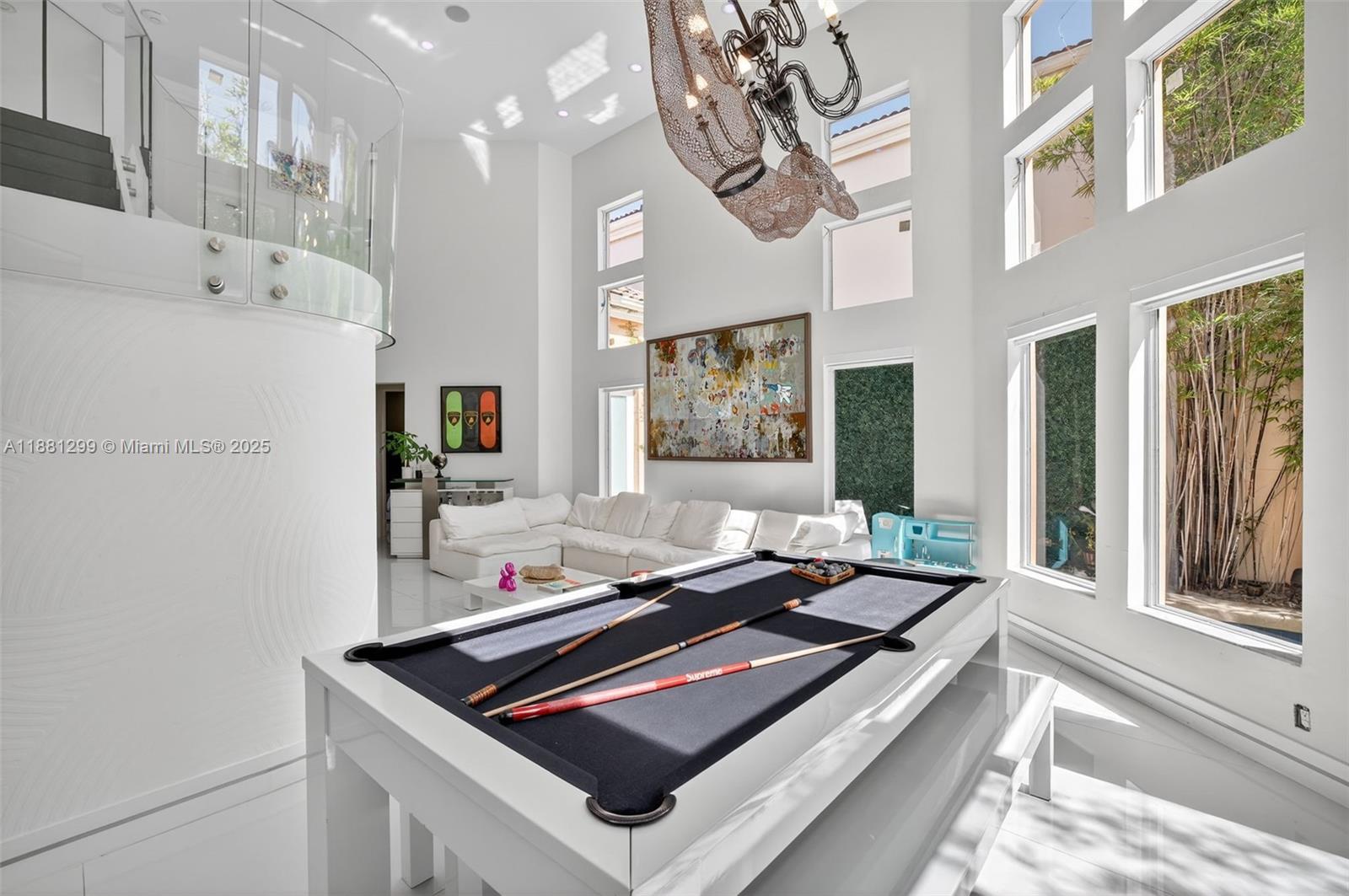 ISLAND WAY - Residential