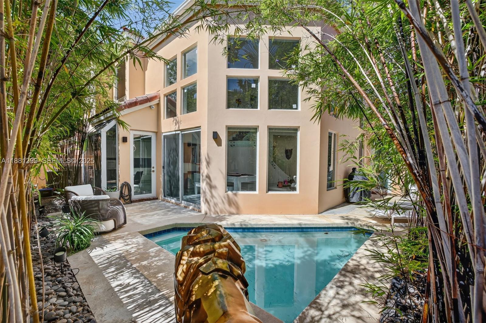 ISLAND WAY - Residential