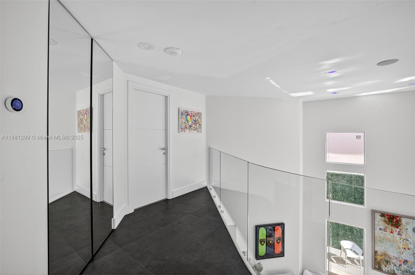 ISLAND WAY - Residential