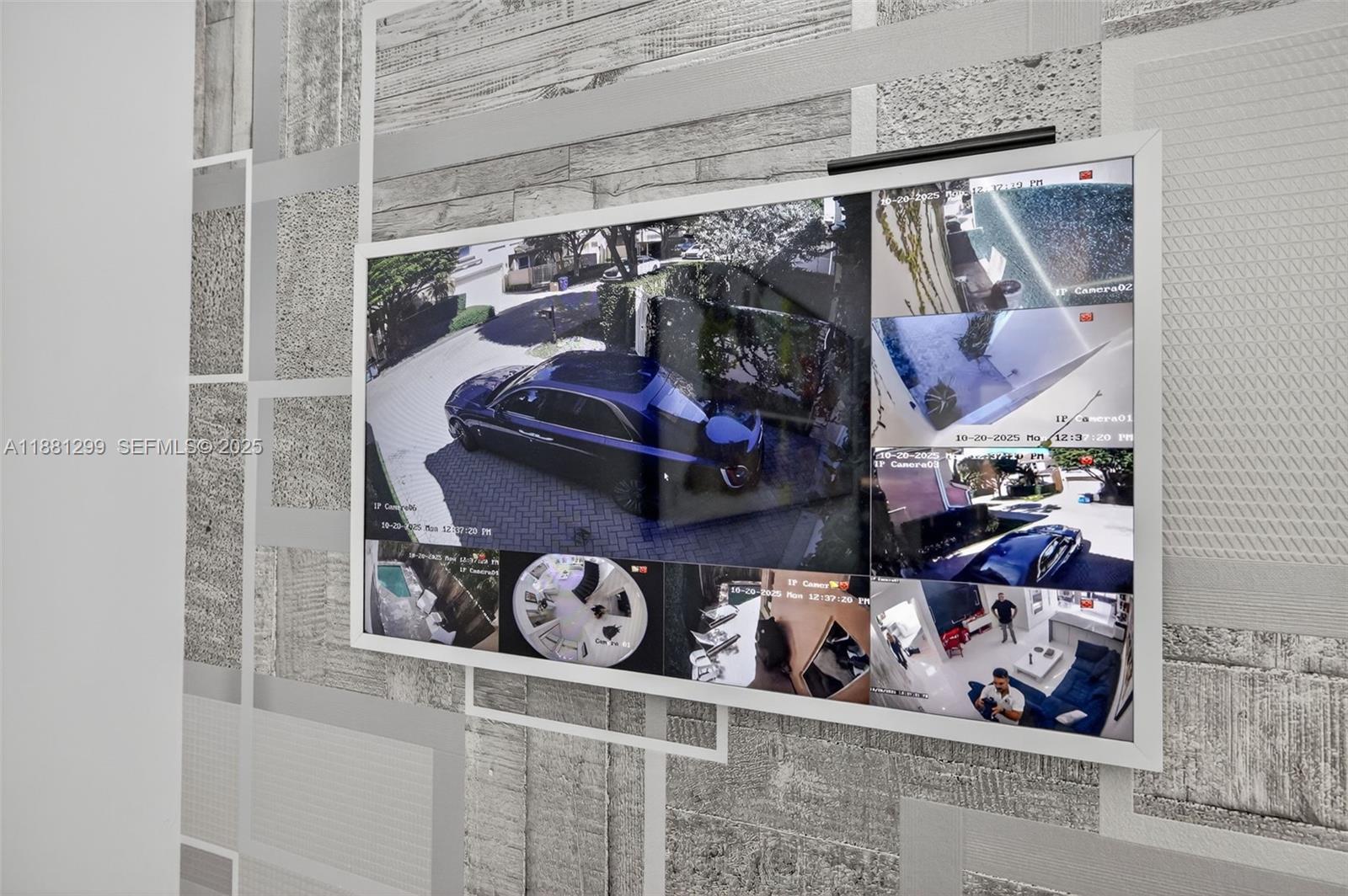 ISLAND WAY - Residential