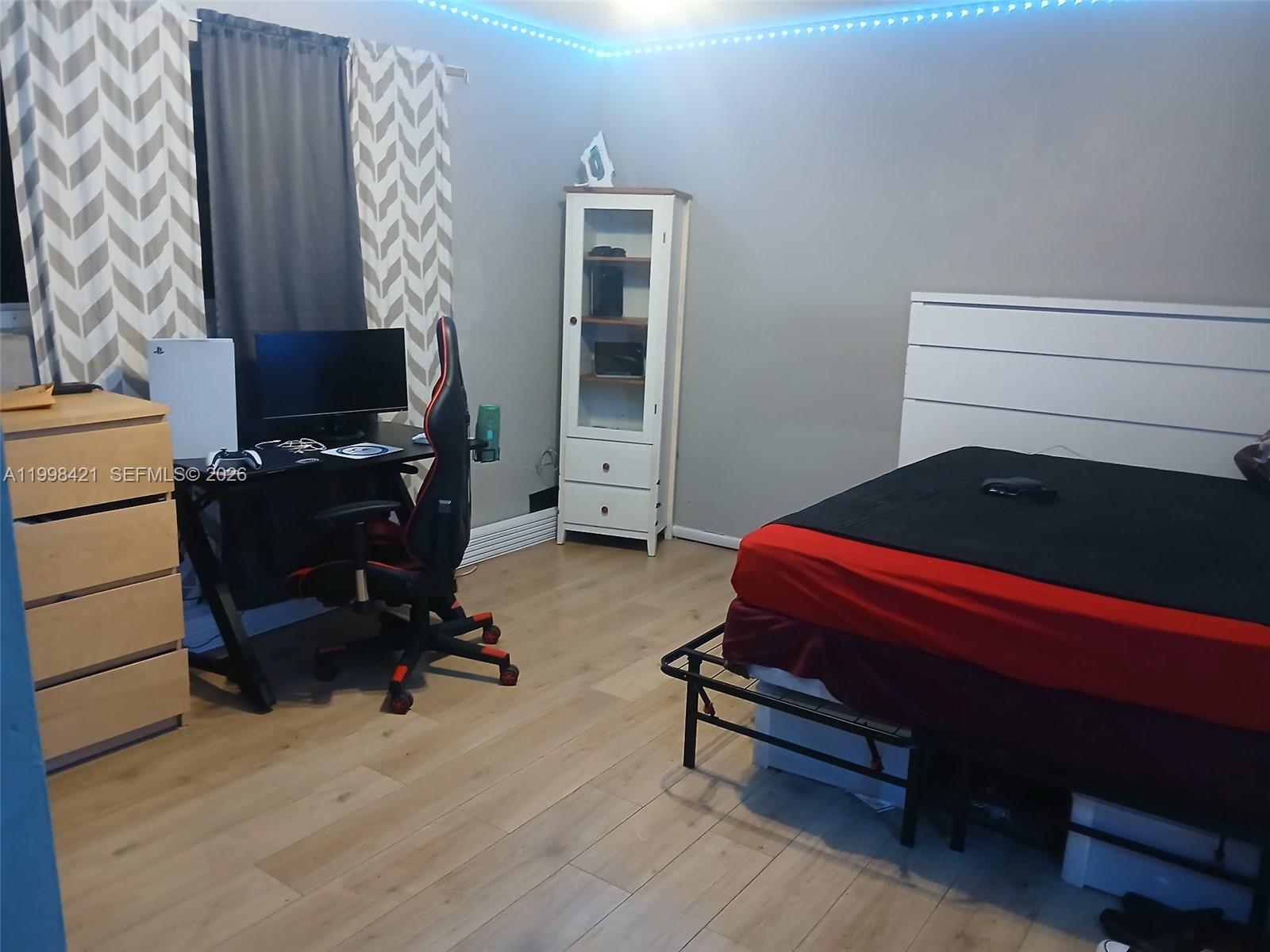 CROSEL HEIGHTS - Residential Income