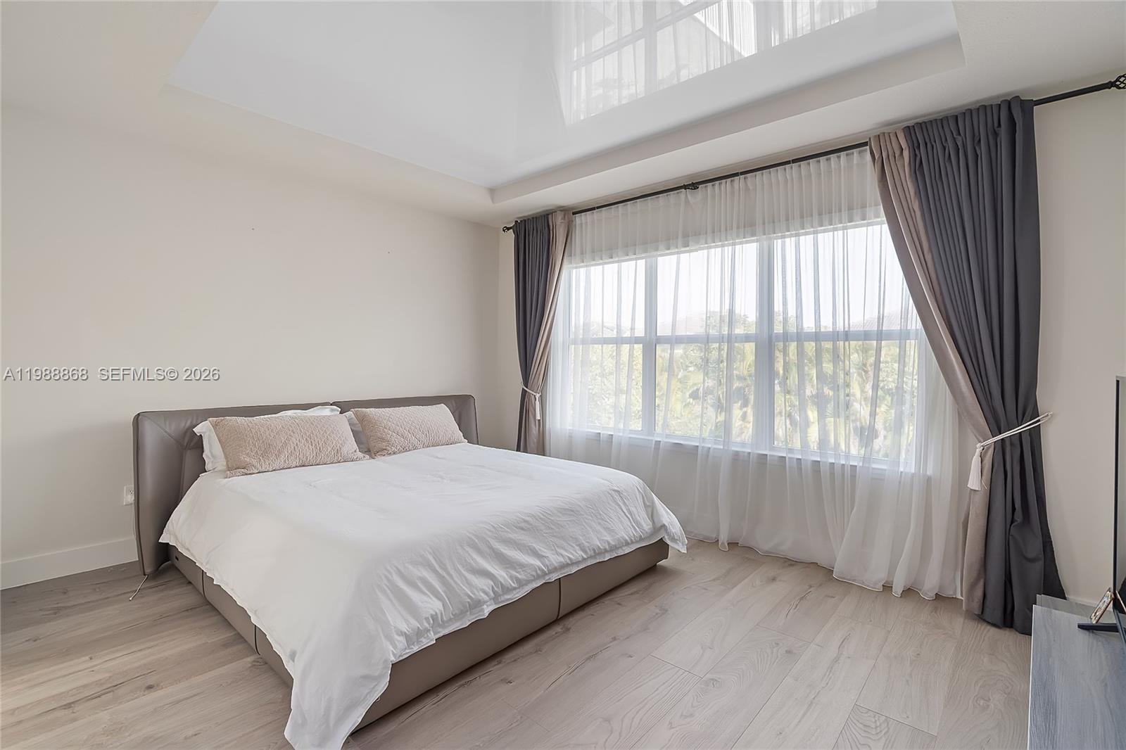 HILLCREST COUNTRY CLUB SO - Residential