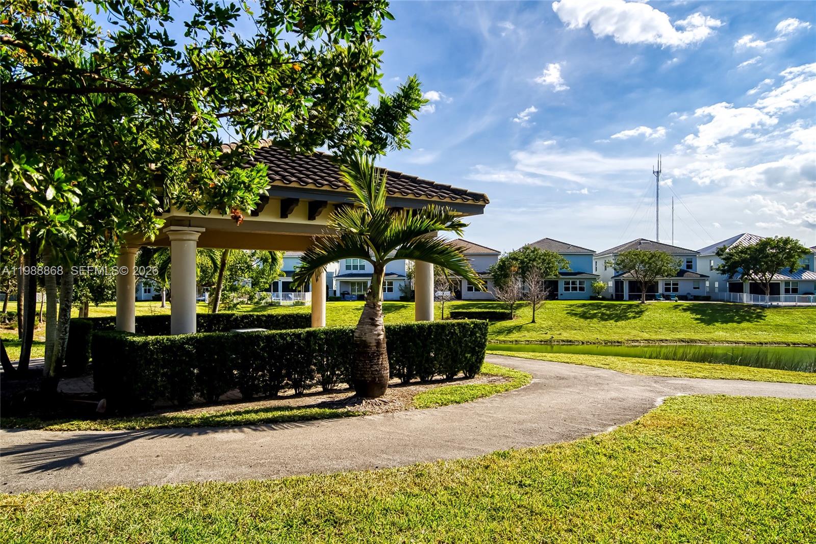 HILLCREST COUNTRY CLUB SO - Residential