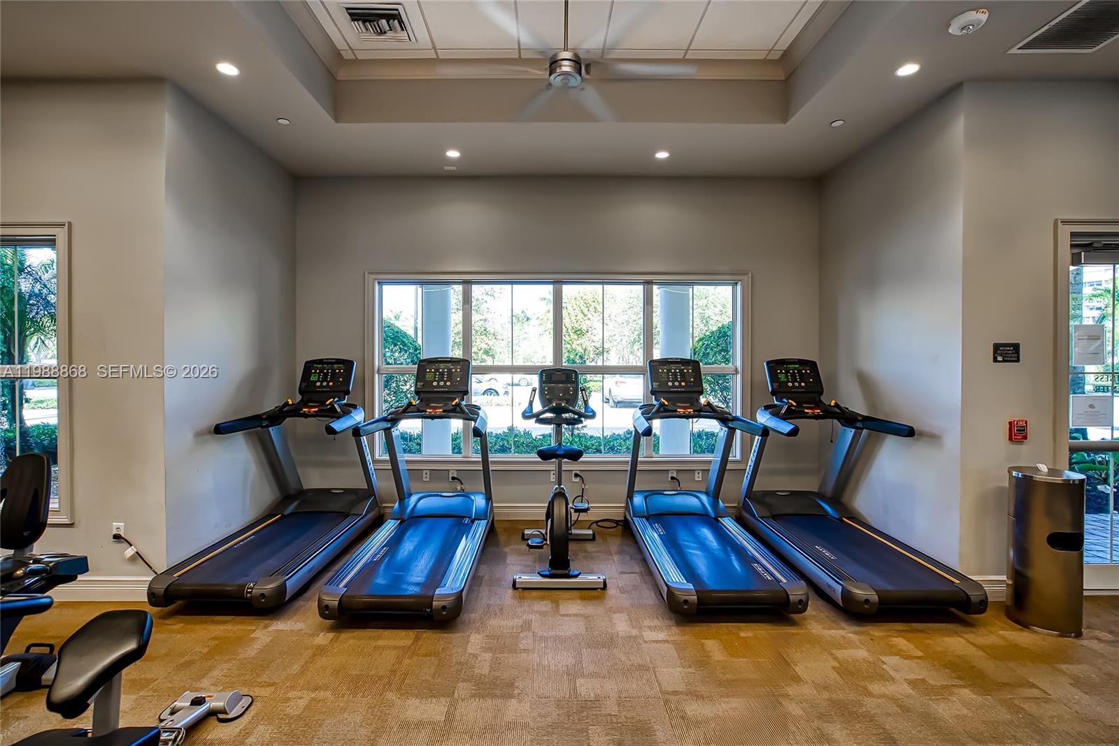 HILLCREST COUNTRY CLUB SO - Residential