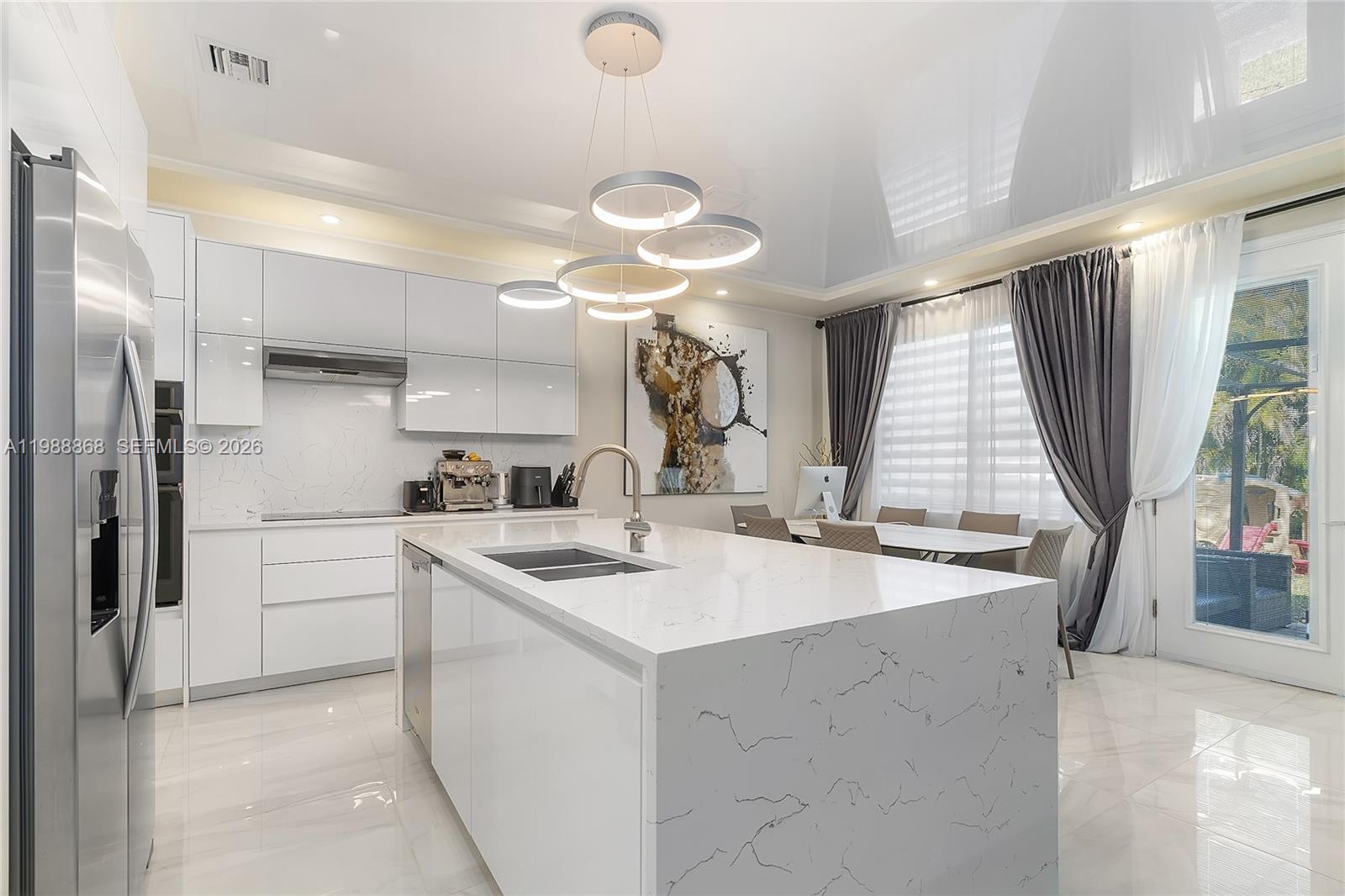 HILLCREST COUNTRY CLUB SO - Residential