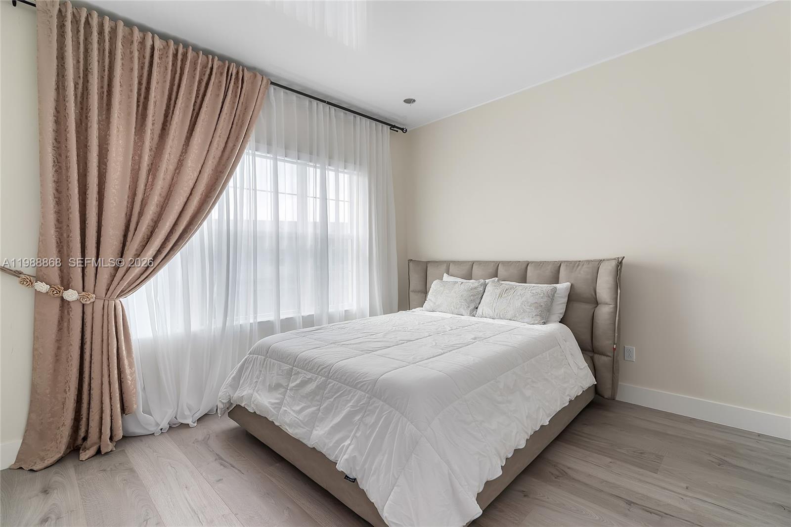 HILLCREST COUNTRY CLUB SO - Residential