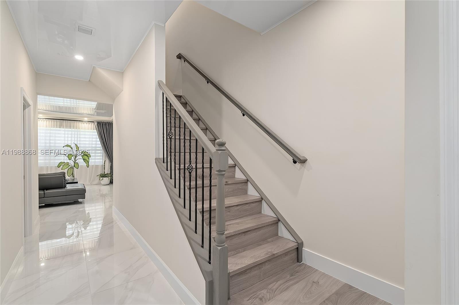 HILLCREST COUNTRY CLUB SO - Residential