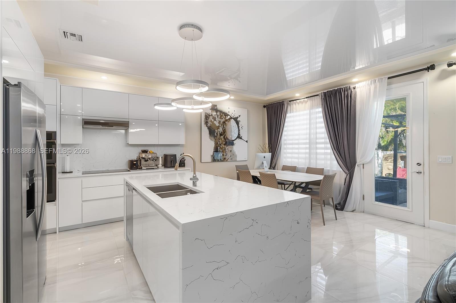 HILLCREST COUNTRY CLUB SO - Residential