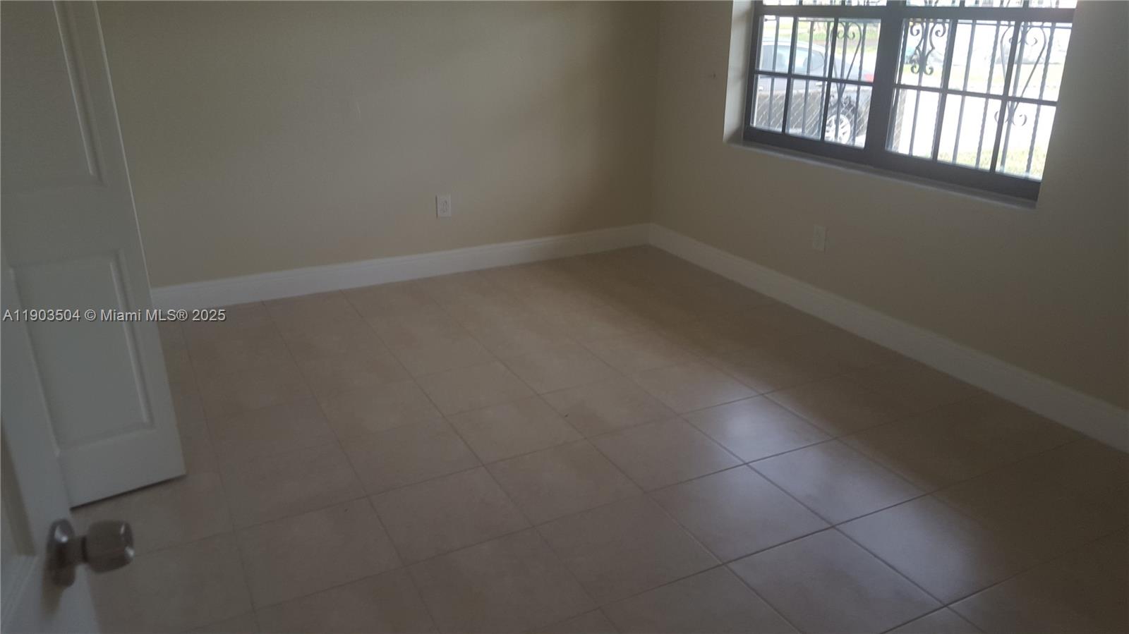 LESLIE ESTS SEC FOUR - Residential Lease