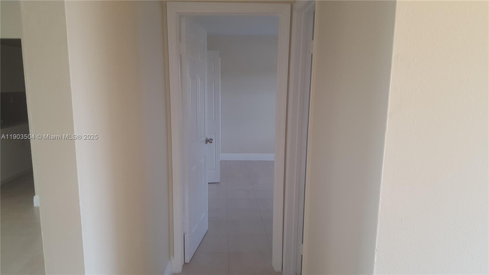 LESLIE ESTS SEC FOUR - Residential Lease