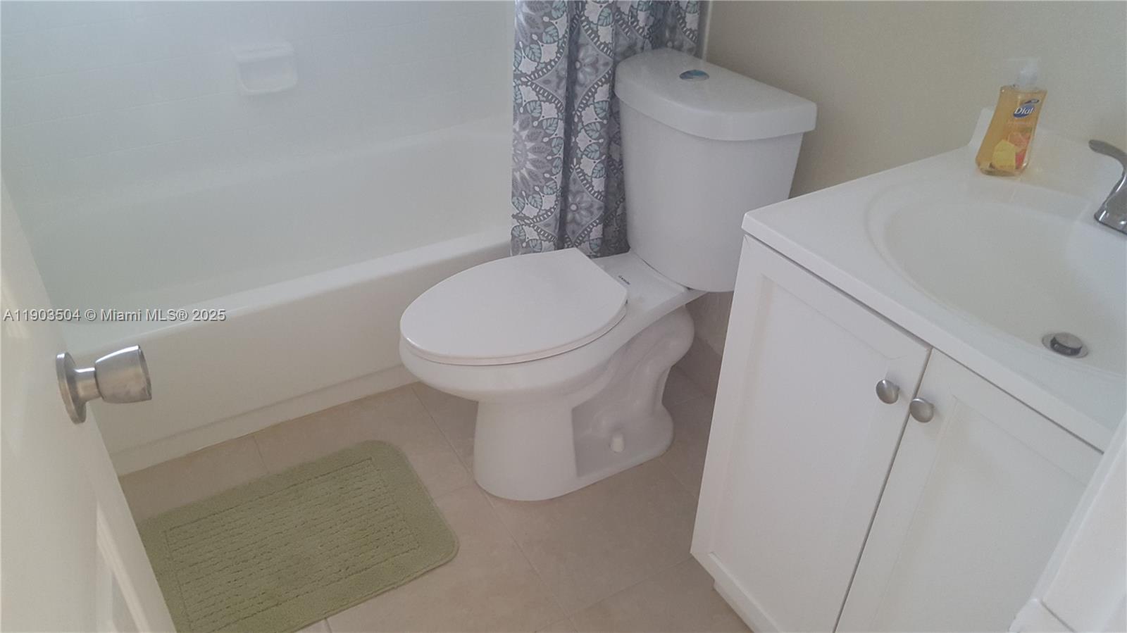 LESLIE ESTS SEC FOUR - Residential Lease