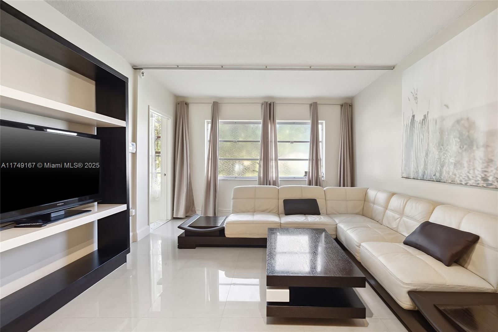 Rental Property at 2820 Ne 201st Ter F102, Aventura, Miami-Dade County, Florida - Bedrooms: 1 
Bathrooms: 2  - $2,000 MO.