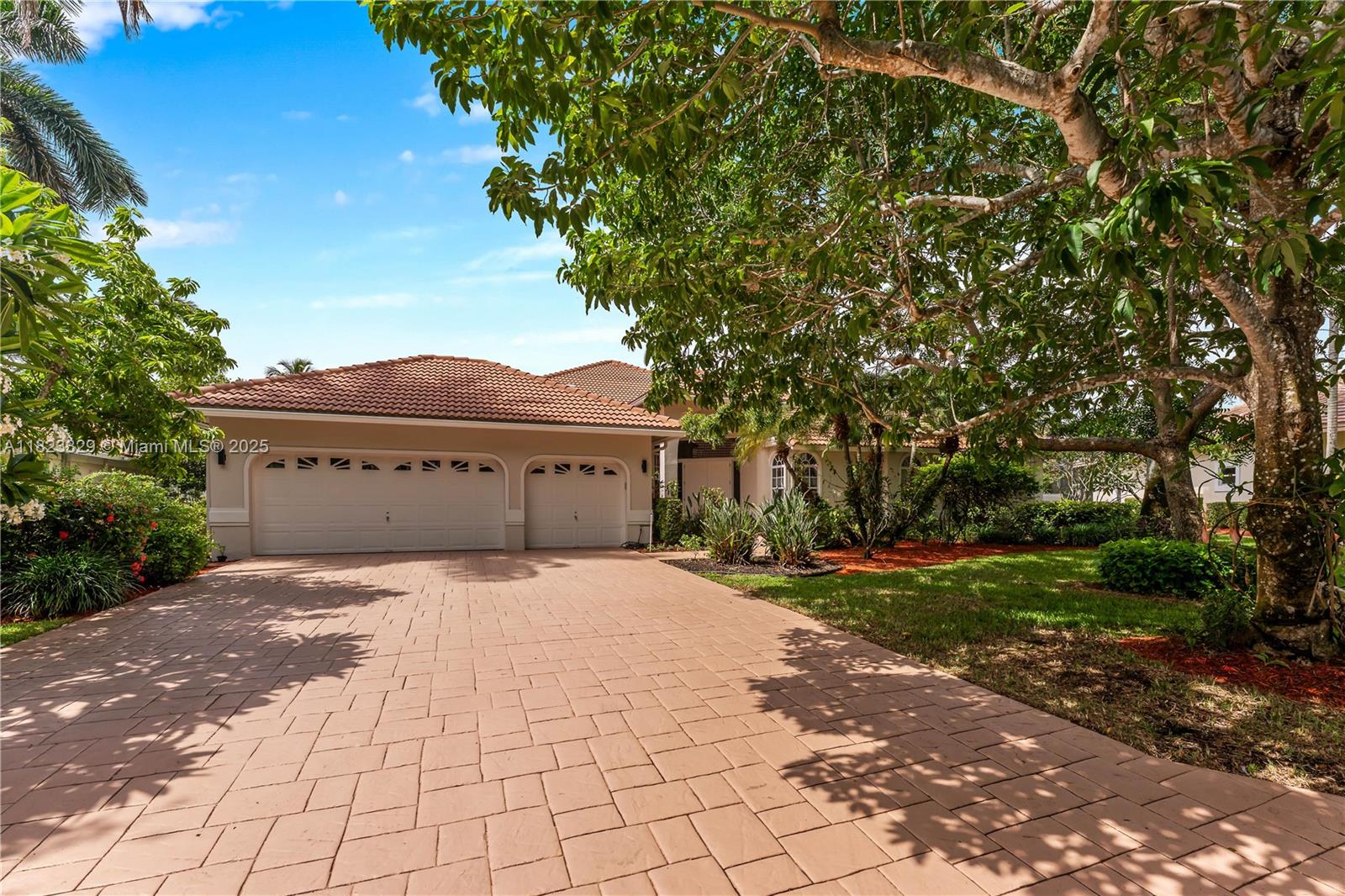 Introducing this beautifully appointed, meticulously maintained, move-in ready Gem in one of Coral Springs most coveted and prestigious gated Community “THE ISLES”. Through the Double door entry, you will be met with vaulted ceilings, and a beautiful lake view. The warm palette of the Italian marble flooring flowing in the social areas exude elegance and sophistication.This grand residence with 5 Bed 4.5 Bath residence is a perfect blend of comfort & convenience. The spectacular kitchen is equipped with Sub Zero, Meile and Wolf appliances. Enjoy a seamless indoor-outdoor lifestyle experience in your screened-in patio,with beautiful lakeviews and an oversized pool surrounded by lots of fruit trees. This house is equipped with a reverse- osmosis system, and 2 water heaters.