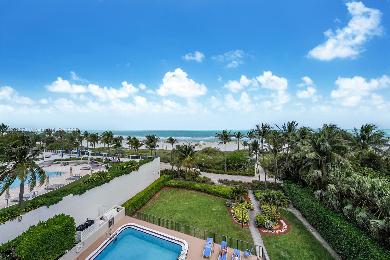 1623 Collins Ave 520
