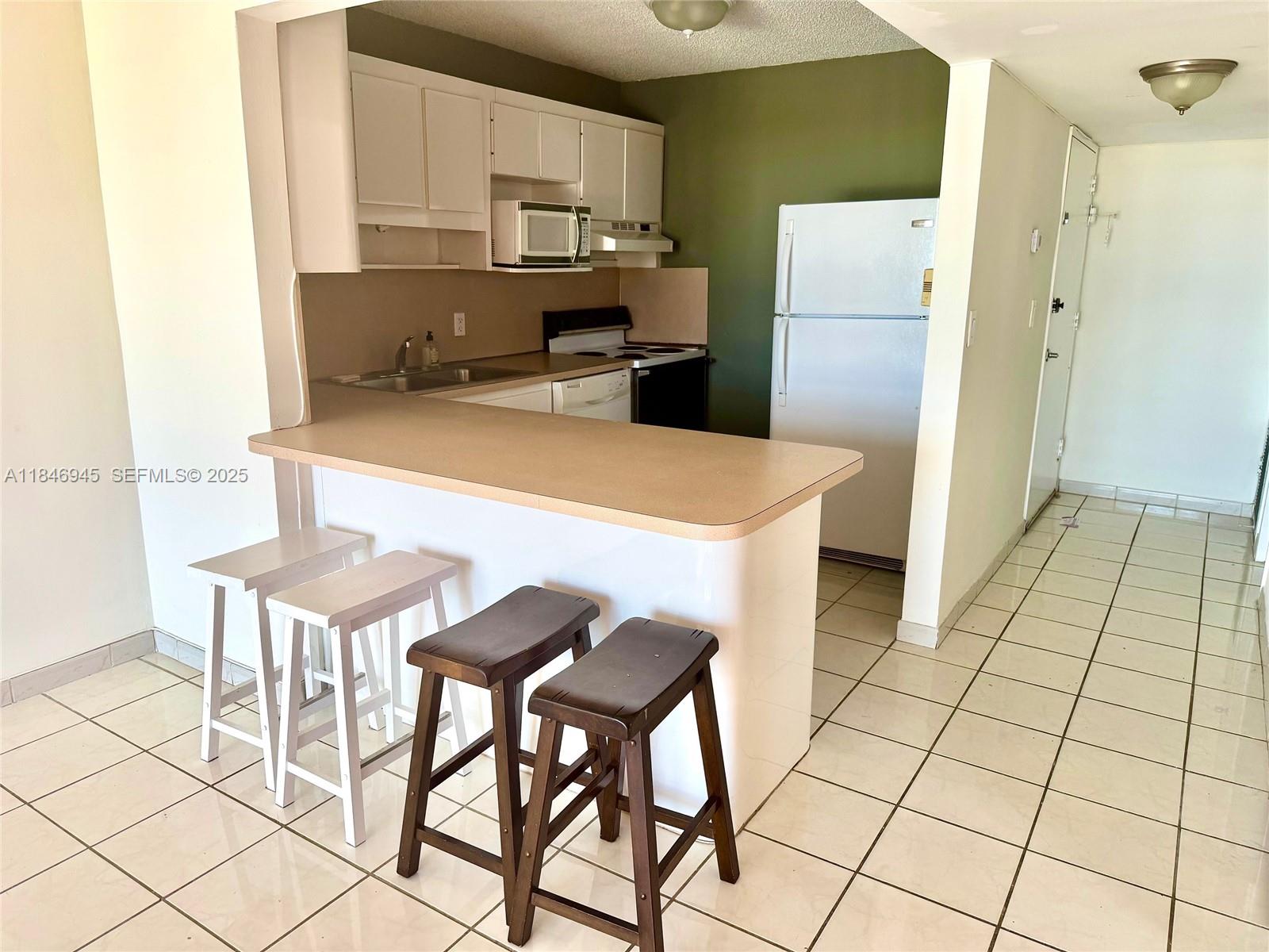 BAYVIEW TERR CONDO - Residential Lease