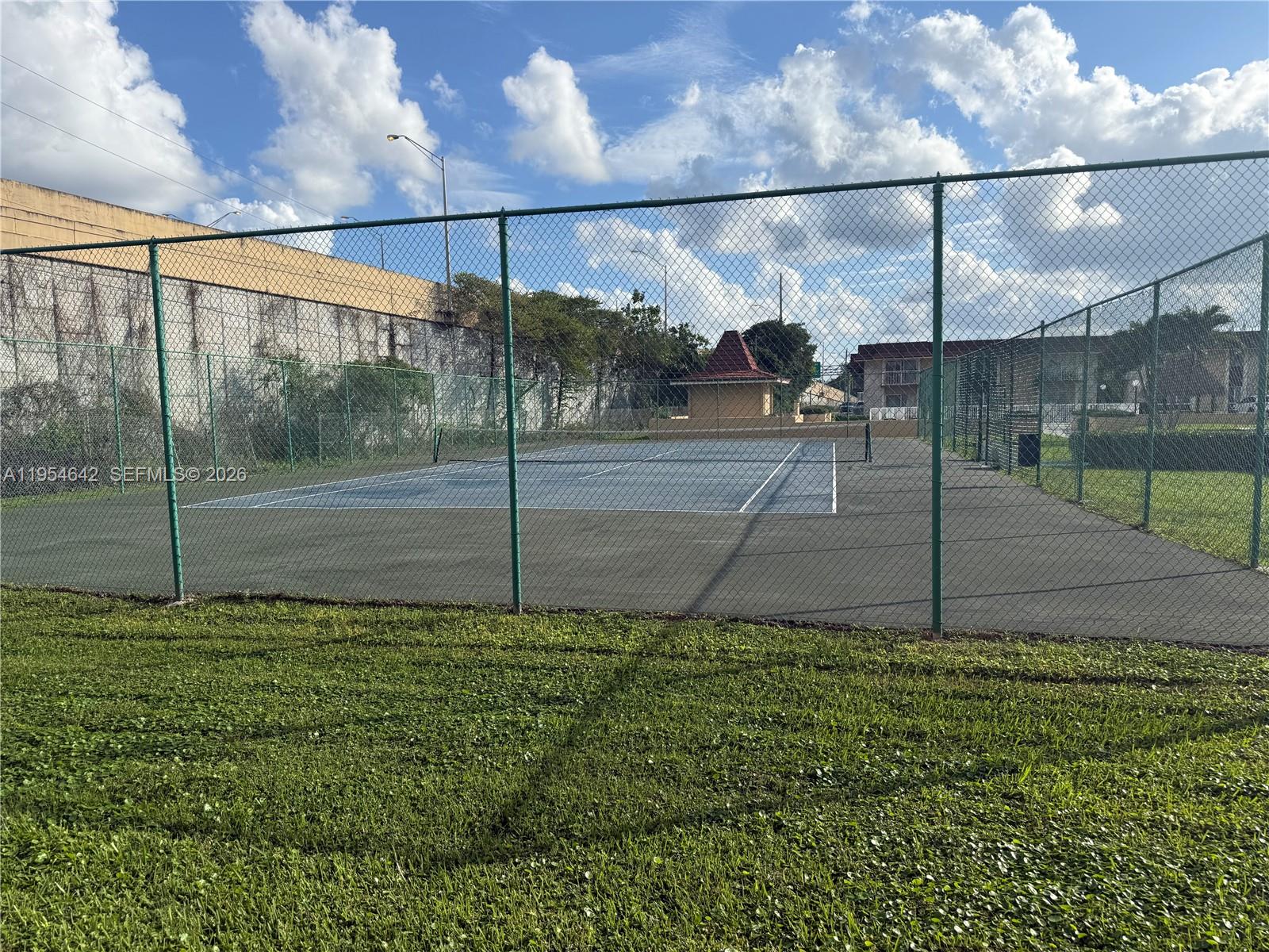 LAKEVIEW GARDENS CONDO - Residential