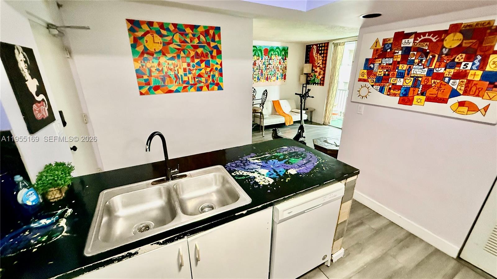 CASA GRANDE I TOWERS COND - Residential