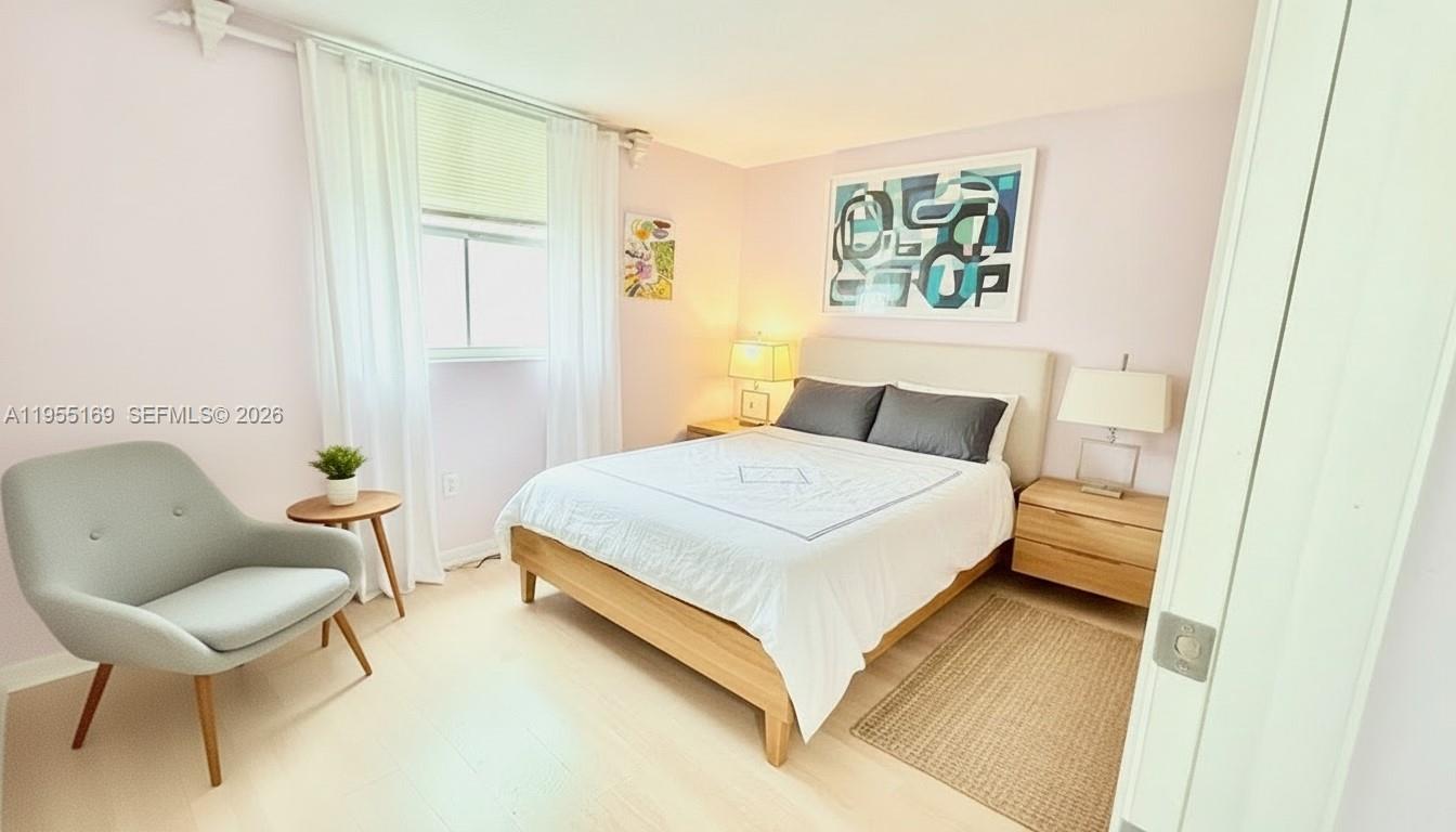 CASA GRANDE I TOWERS COND - Residential