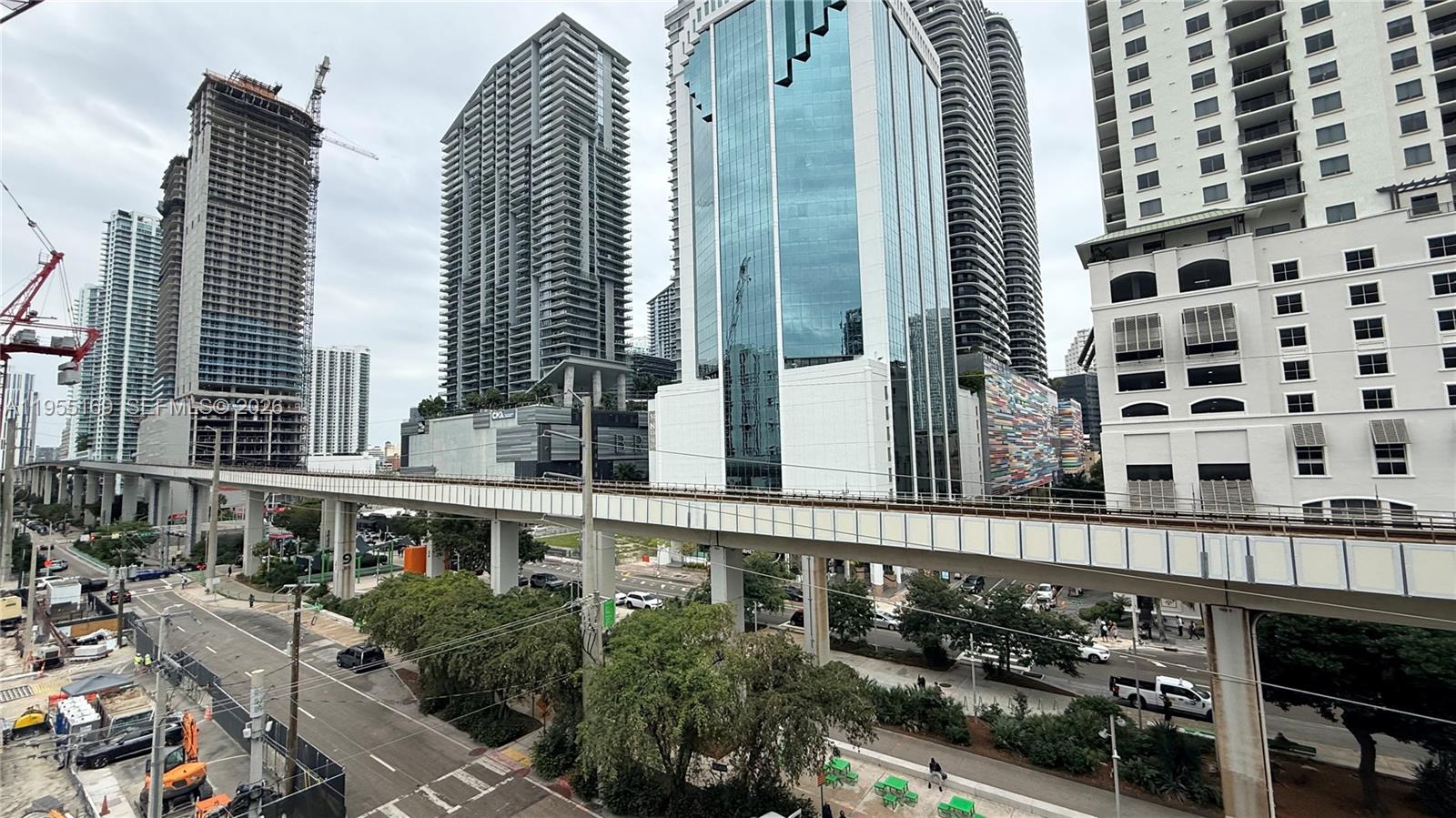 CASA GRANDE I TOWERS COND - Residential