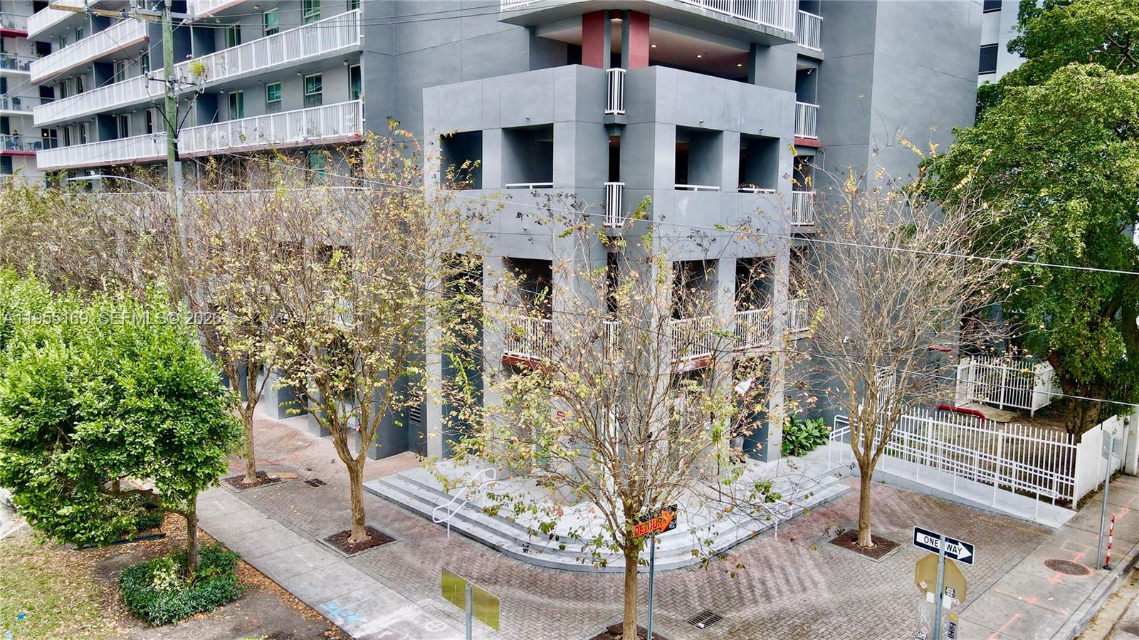 CASA GRANDE I TOWERS COND - Residential