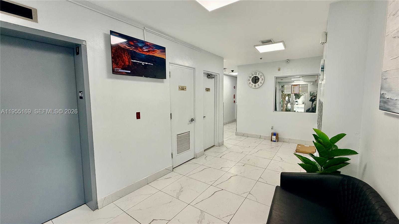 CASA GRANDE I TOWERS COND - Residential