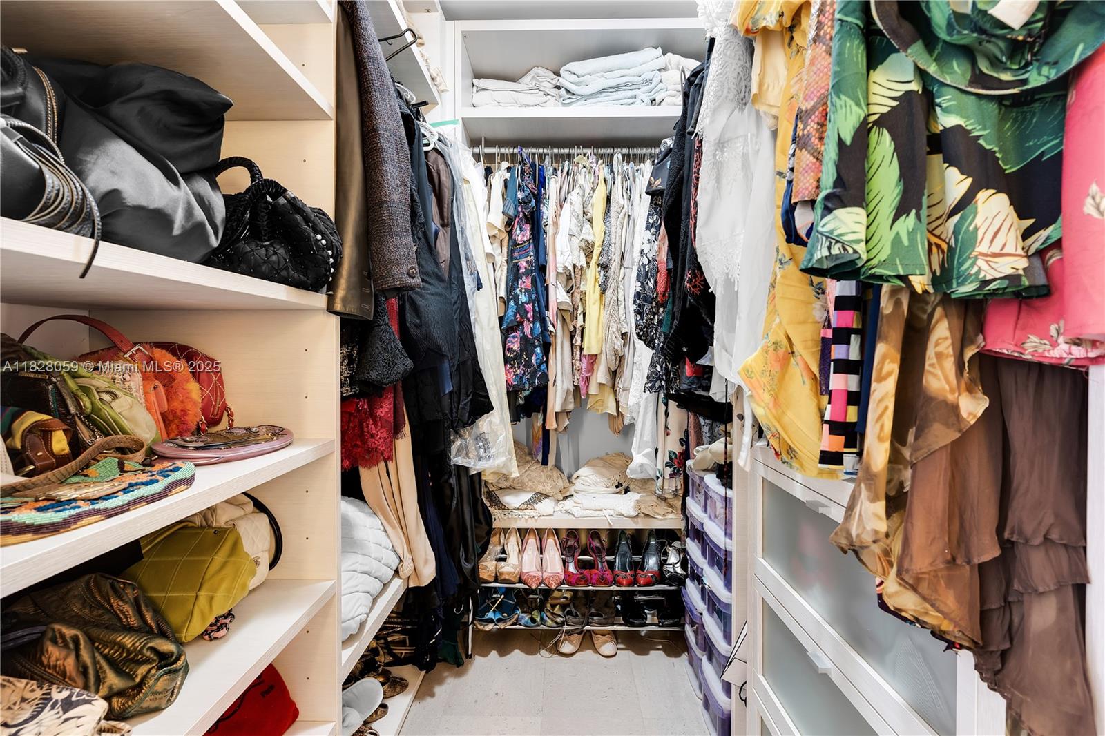 RISE CONDO - Residential