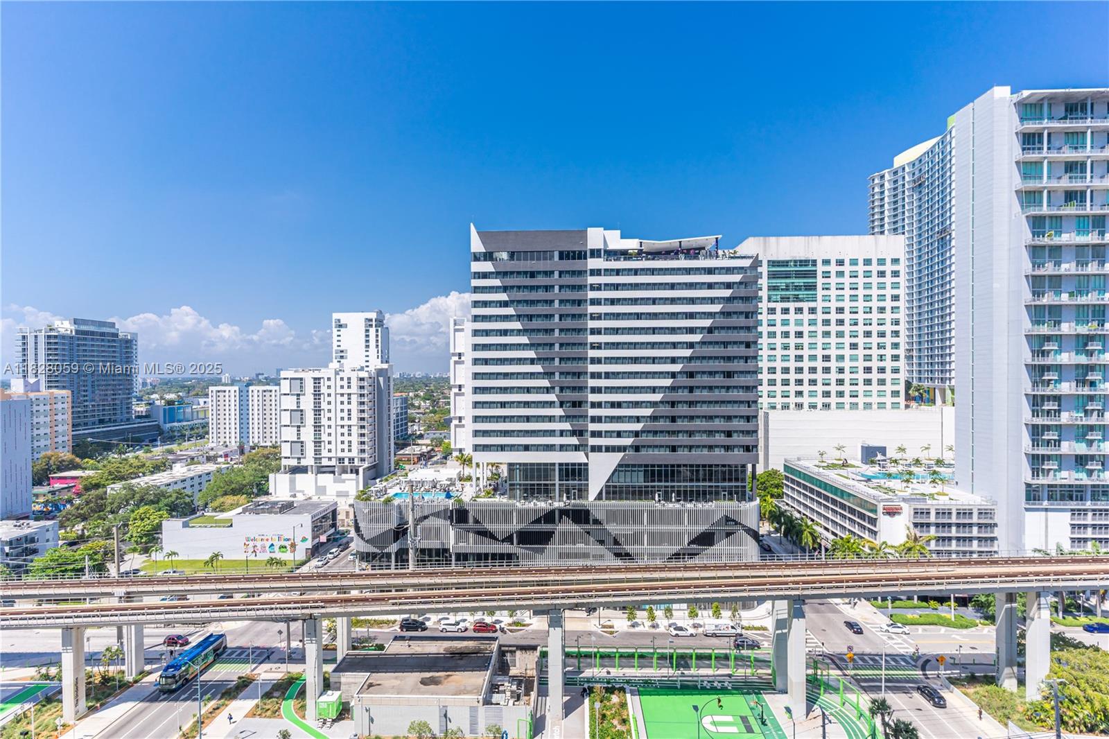 RISE CONDO - Residential