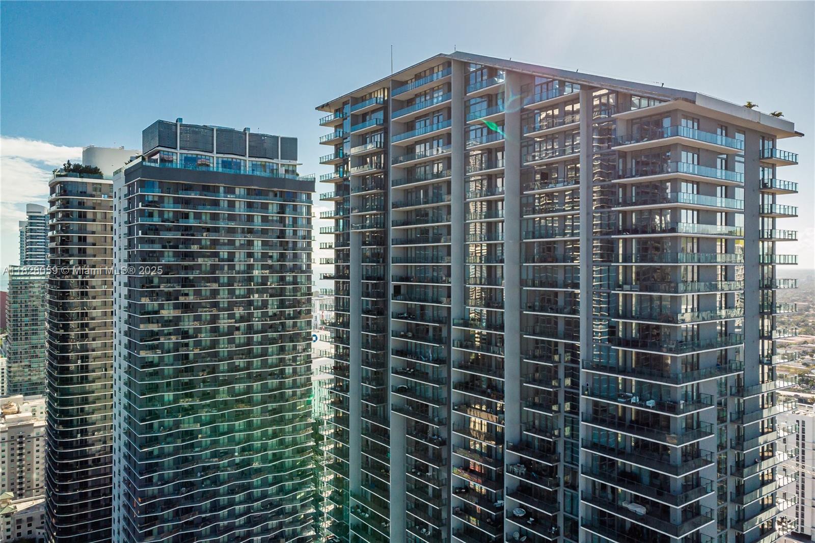 RISE CONDO - Residential