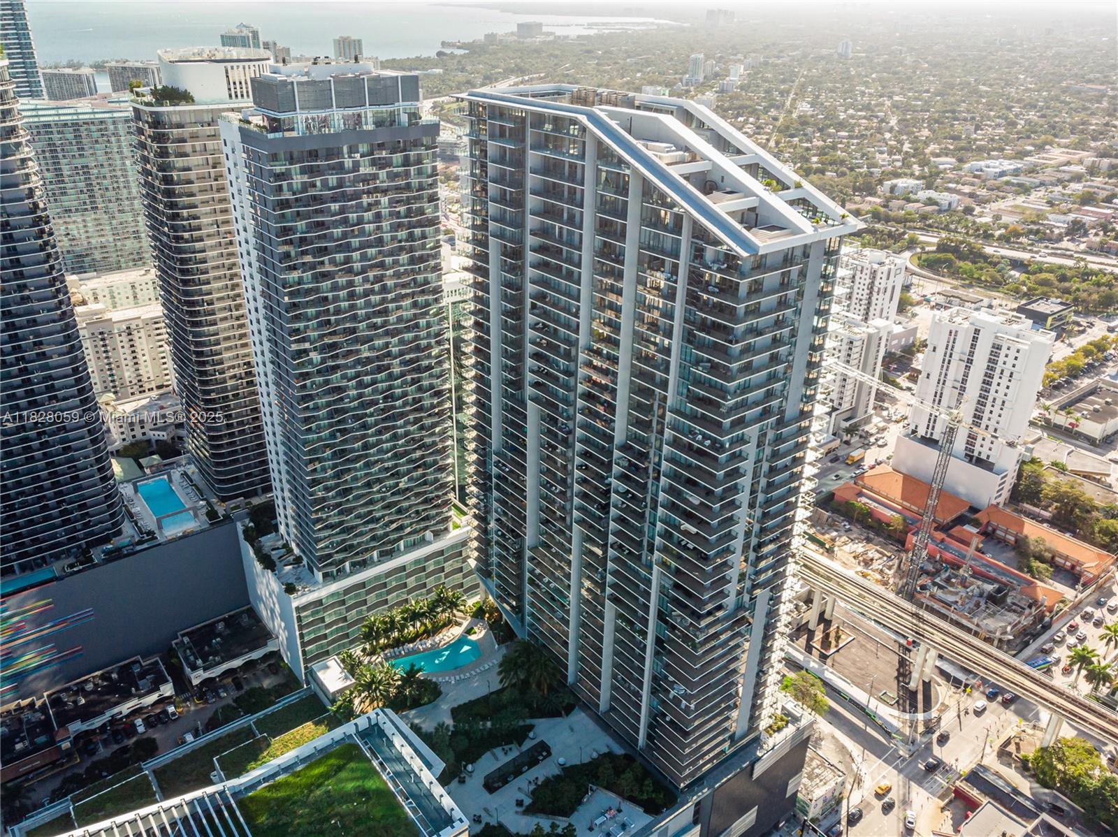 RISE CONDO - Residential