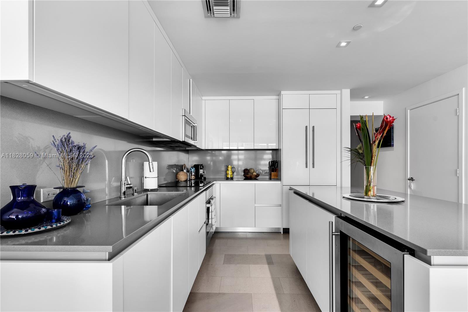 RISE CONDO - Residential