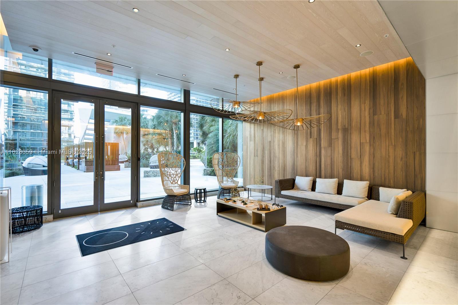 RISE CONDO - Residential