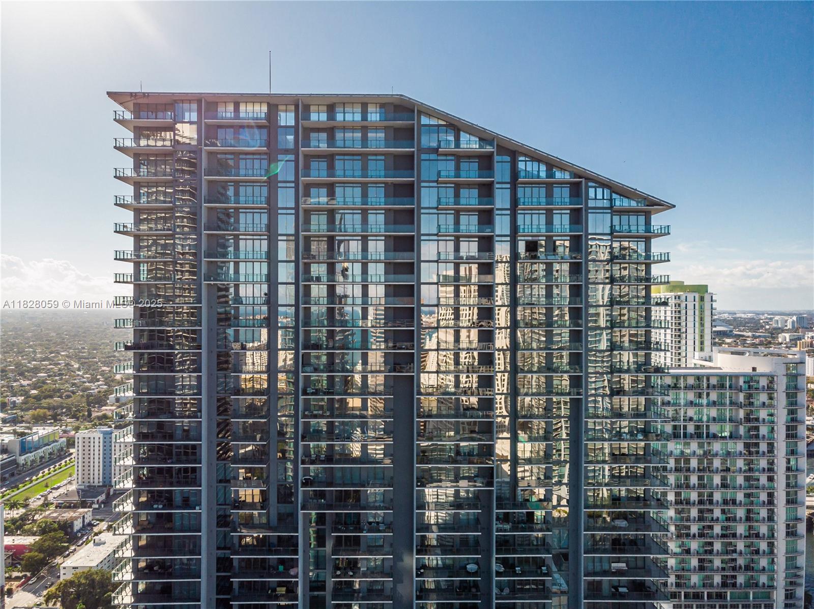 RISE CONDO - Residential