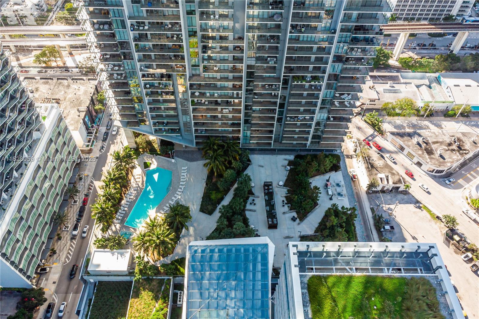 RISE CONDO - Residential