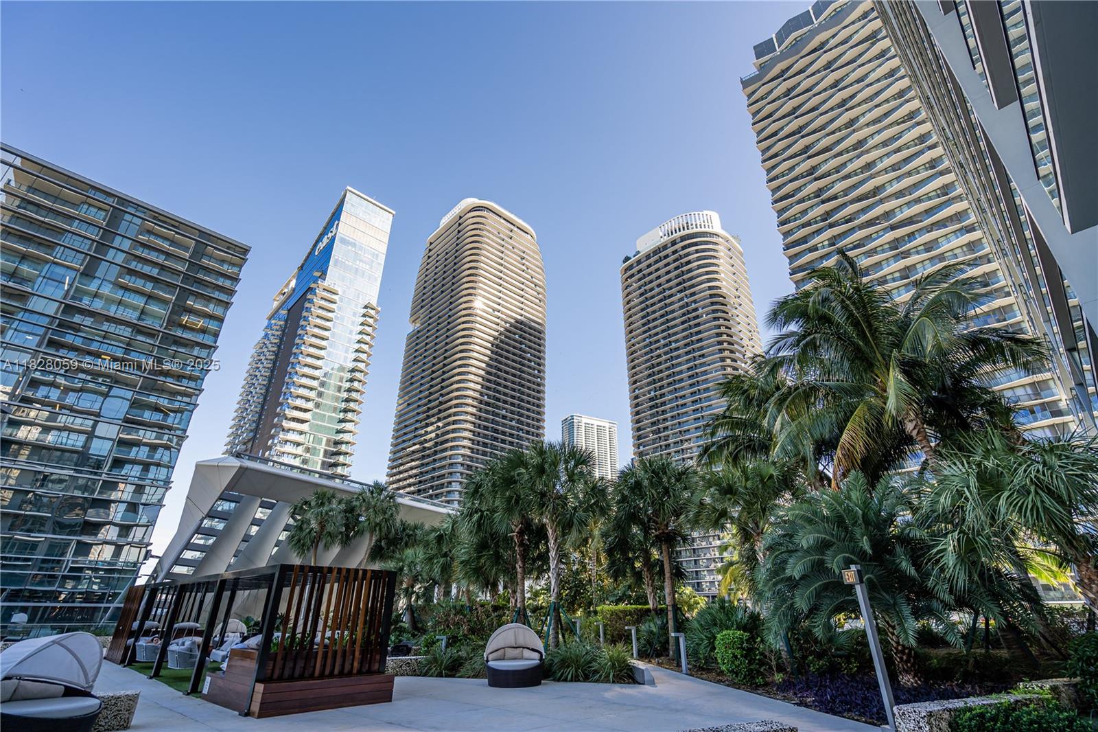 RISE CONDO - Residential