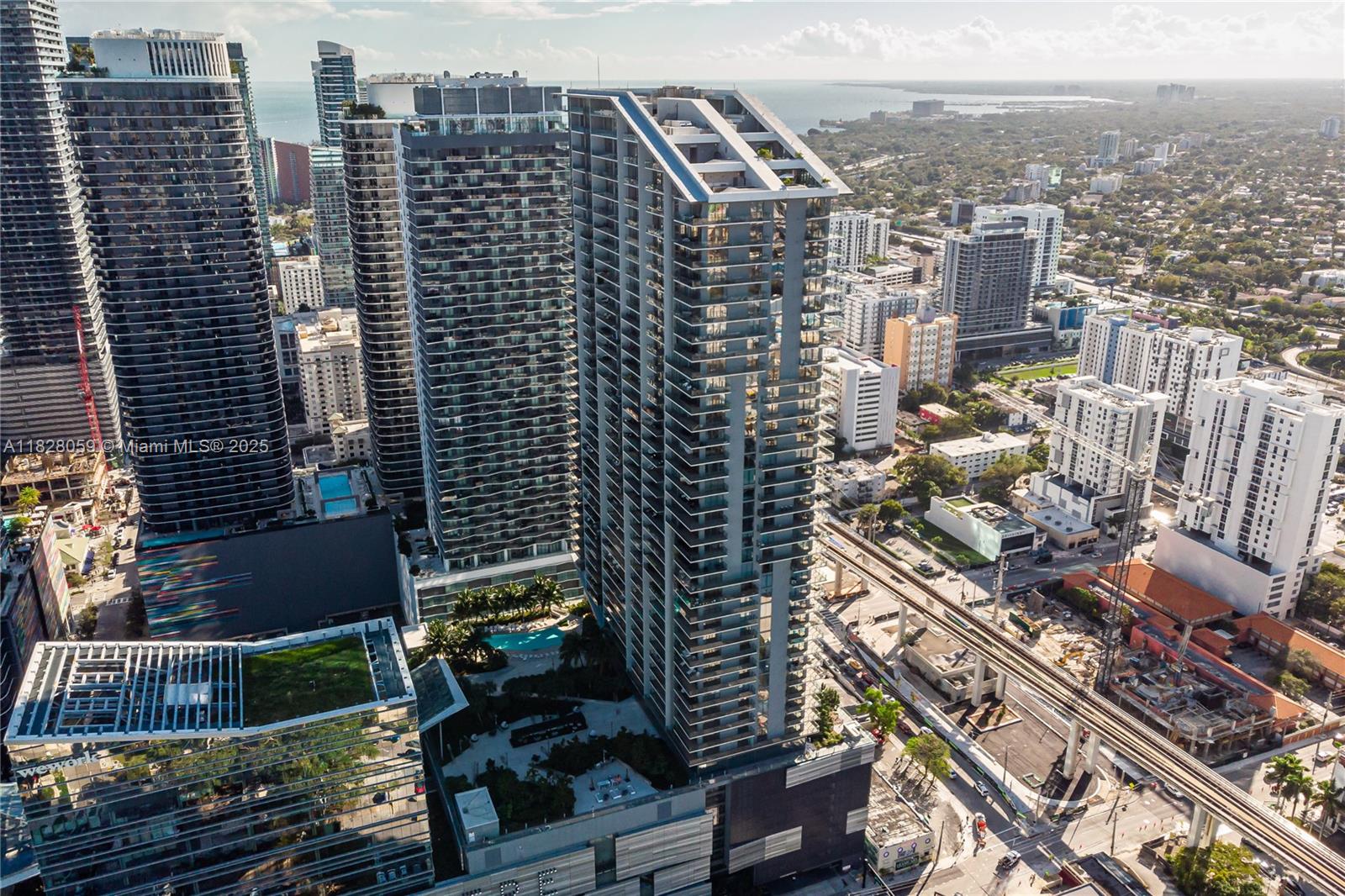 RISE CONDO - Residential