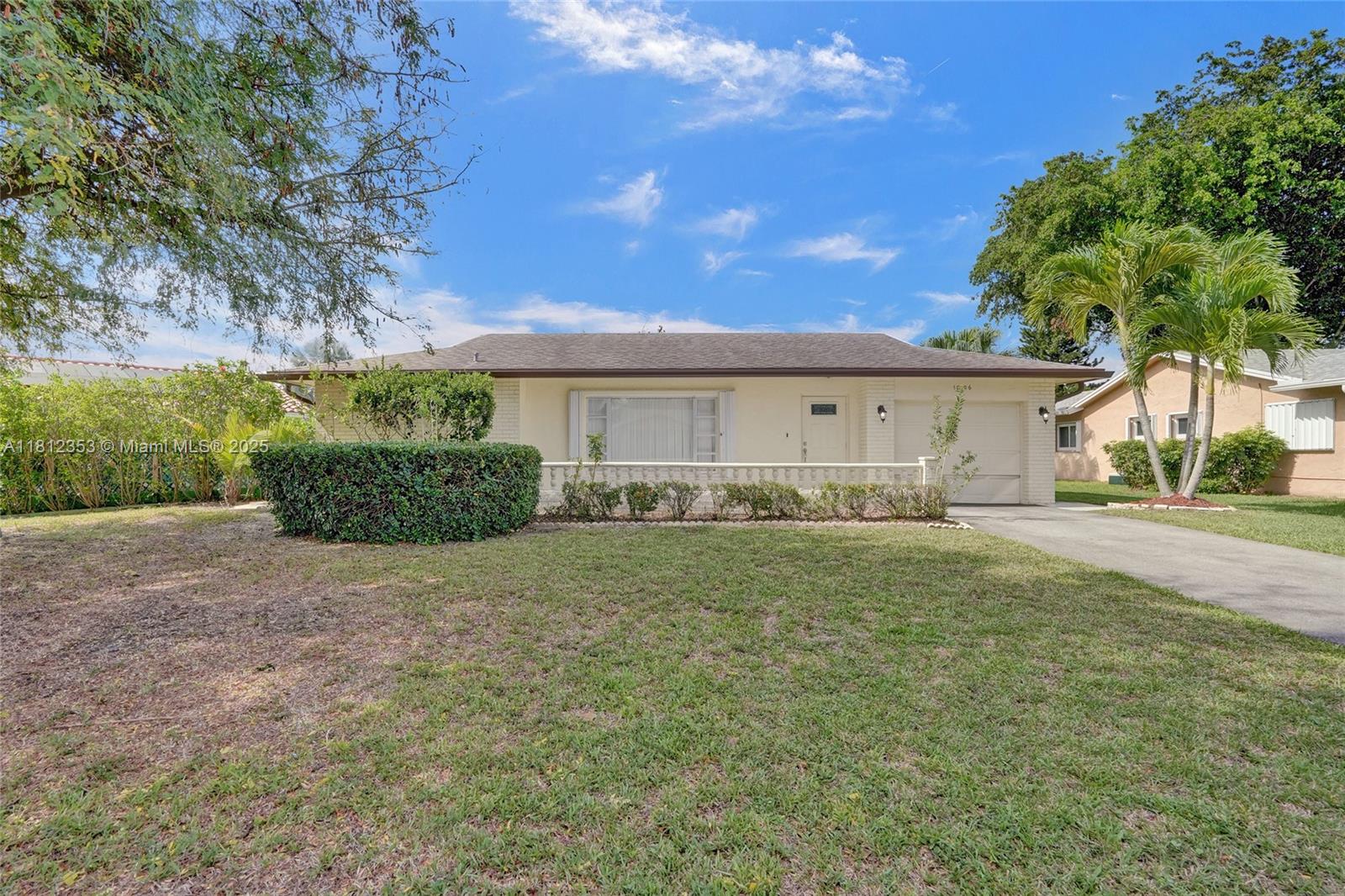 10106 Nw 82nd St, Tamarac, Broward County, Florida - 2 Bedrooms  
2 Bathrooms - 