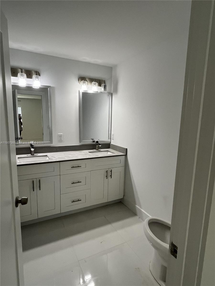 KINGSWOOD MANOR - Residential Lease