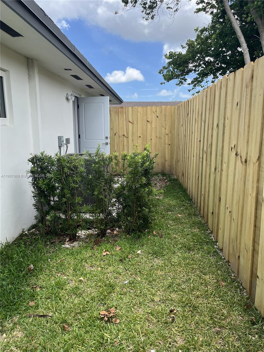 KINGSWOOD MANOR - Residential Lease