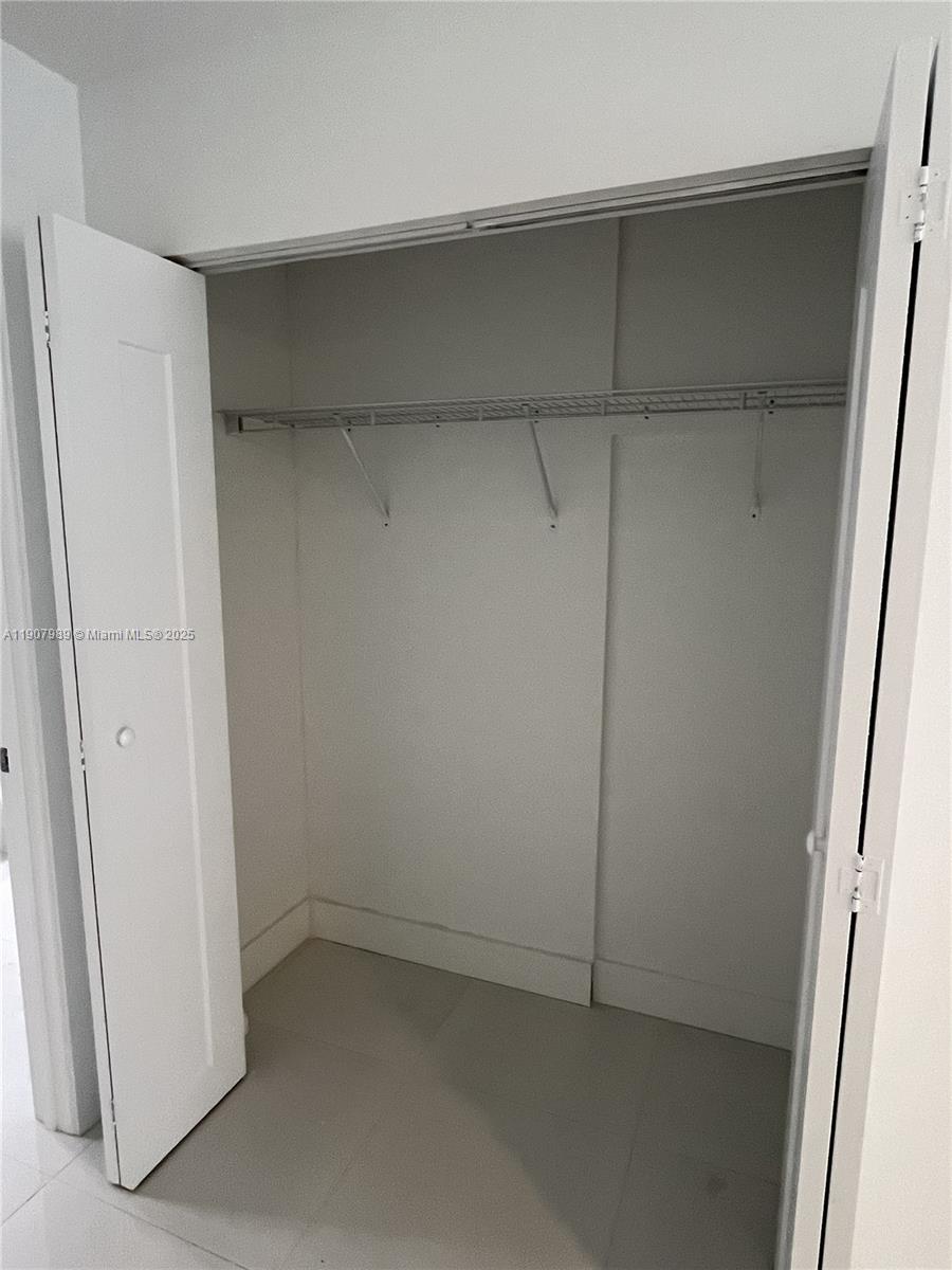 KINGSWOOD MANOR - Residential Lease