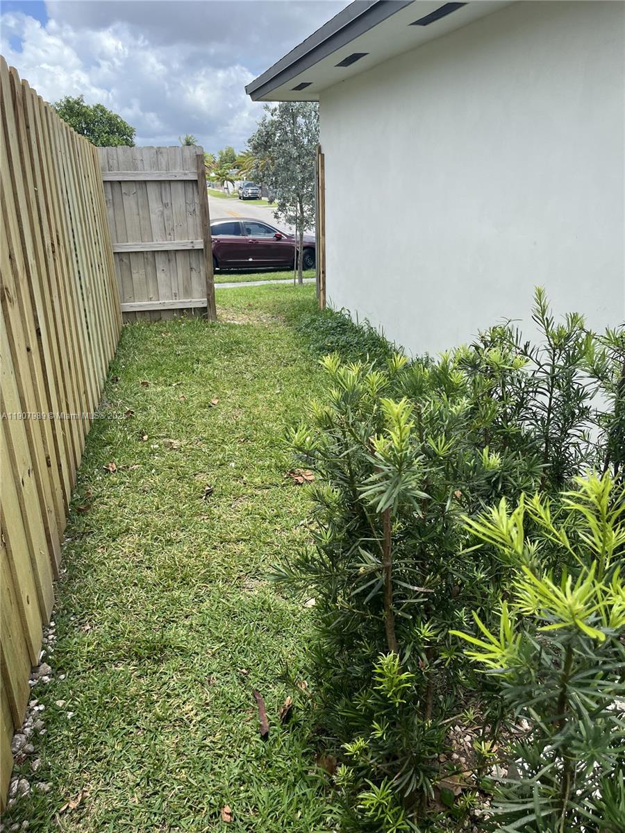 KINGSWOOD MANOR - Residential Lease