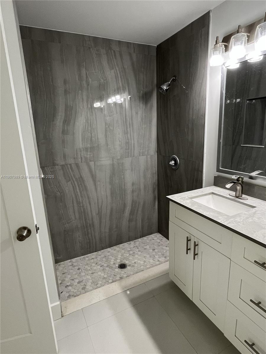 KINGSWOOD MANOR - Residential Lease