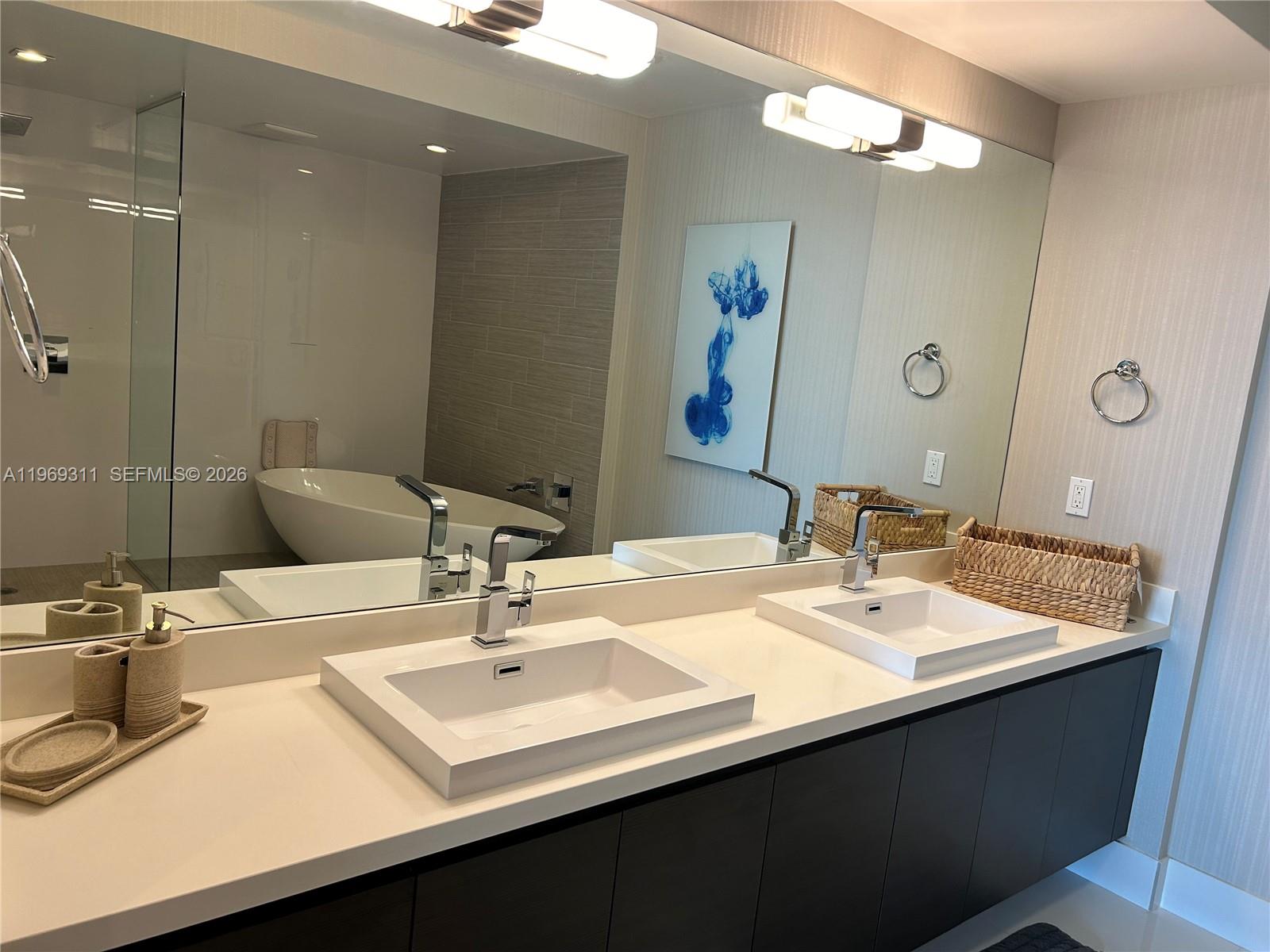 PARQUE TOWERS CONDO - Residential