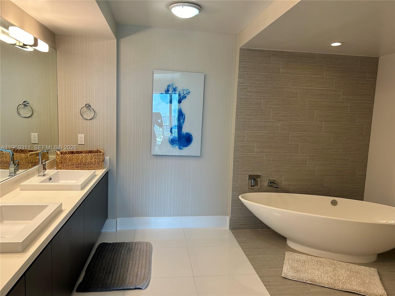 PARQUE TOWERS CONDO - Residential